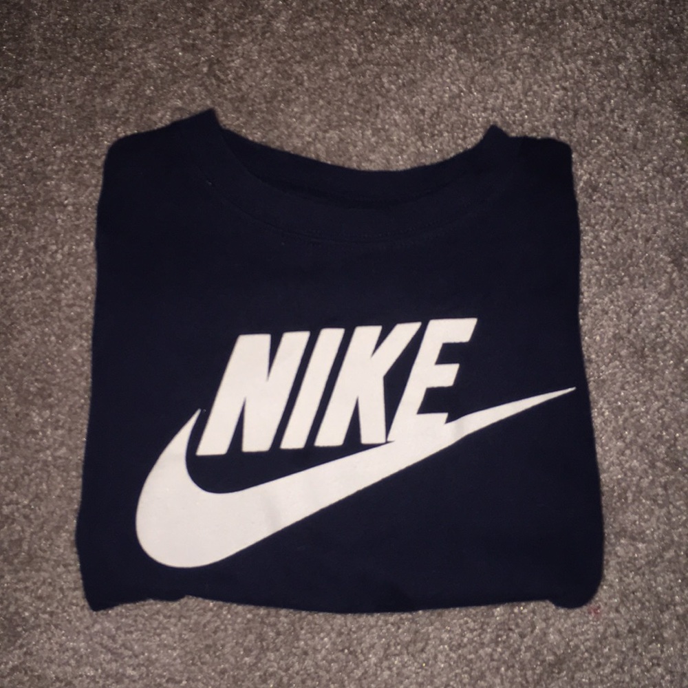 Nike short sleeve navy blue t shirt
